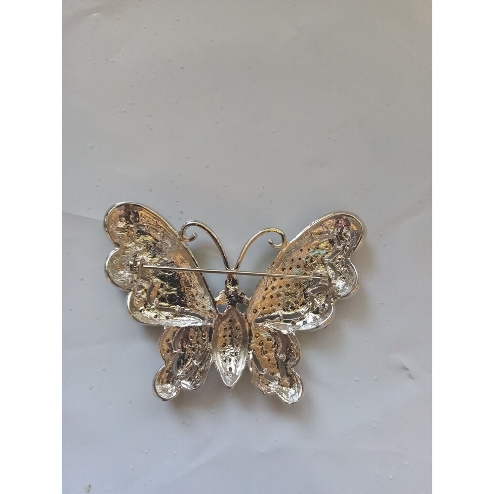 Butterfly Clear With Red Pin 2 1/2 Inch D2 - Picture 2 of 2